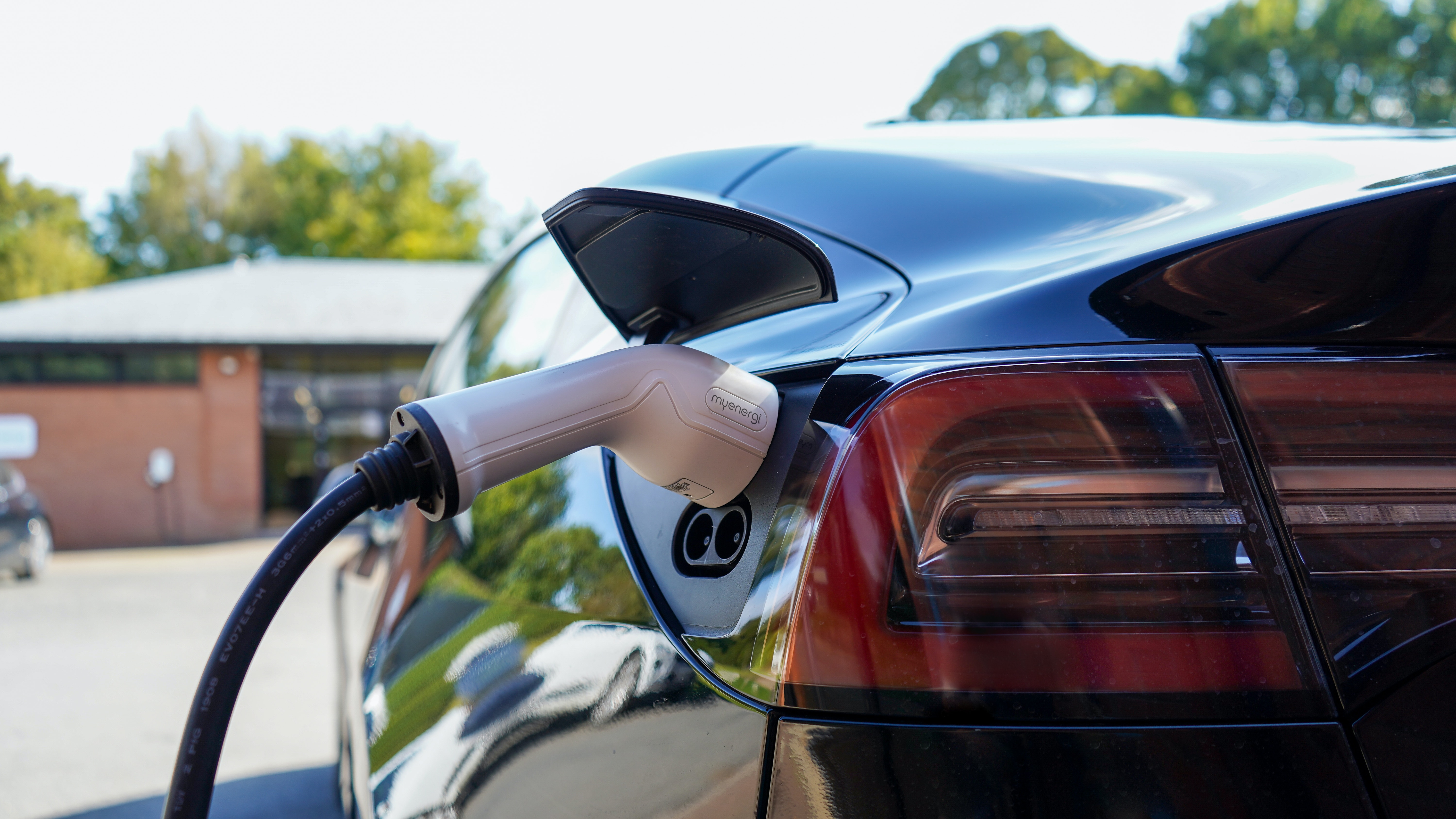 Electric vehicle charging demand: data and AI to the rescue | Eleven